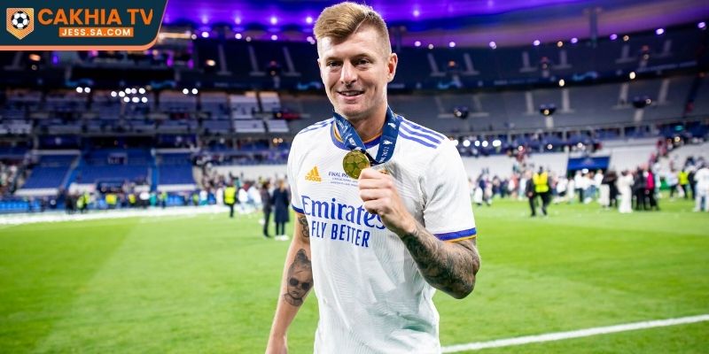 Tổng Hợp Danh Sách Các Tiền Vệ Hay Nhất Thế Giới Hiện Nay 2 Toni Kroos là tiền vệ có đường chuyền chuẩn xác gần như tuyệt đối
